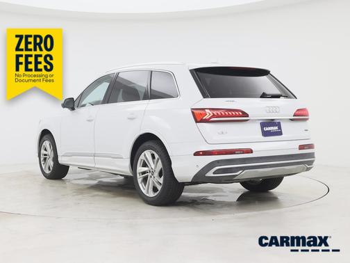 White 2024 Audi Q7 Premium Plus