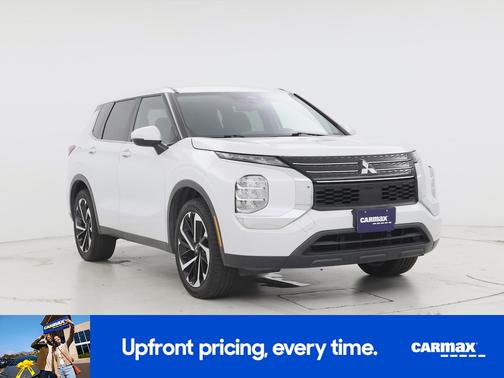 Silver 2022 Mitsubishi Outlander ES