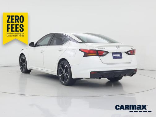 White 2023 Nissan Altima SR
