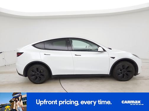 White 2024 Tesla Model Y Long Range
