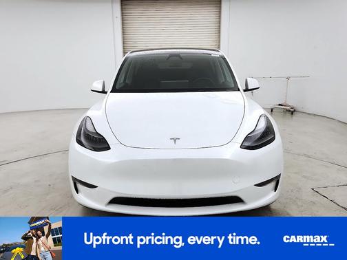 White 2024 Tesla Model Y Long Range