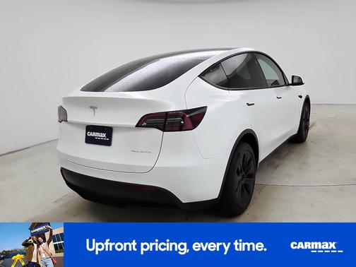 White 2024 Tesla Model Y Long Range
