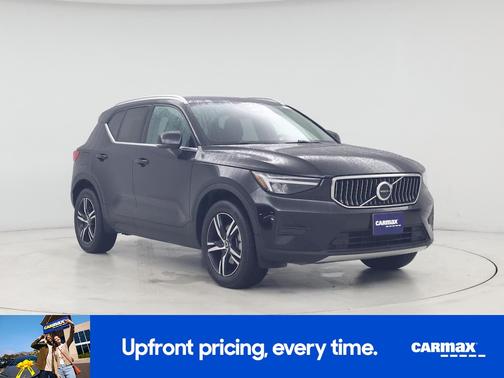 2025 Volvo XC40 B5 Core Bright Theme