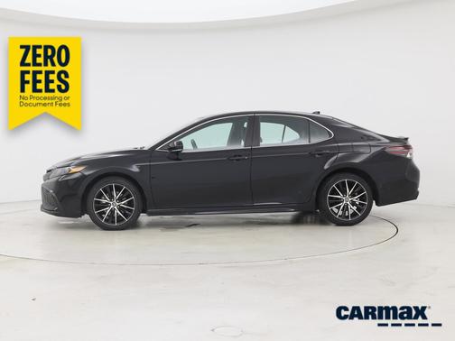 Black 2022 Toyota Camry SE