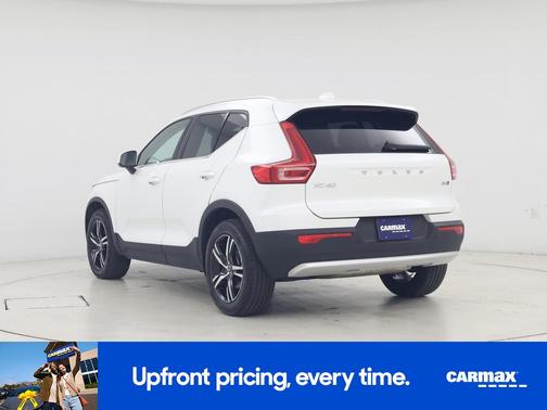 2025 Volvo XC40 B5 Core Bright Theme