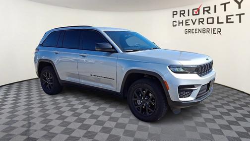 Silver Zynith 2025 Jeep Grand Cherokee Altitude 4x4