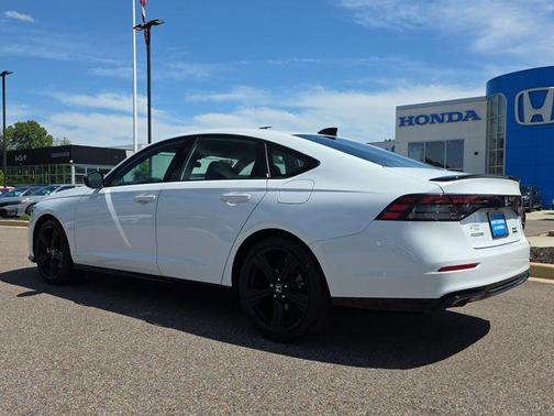 Platinum White Pearl 2023 Honda Accord Hybrid Sport-L