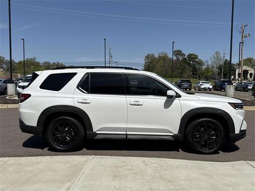 2025 Honda Pilot Touring 8-Passenger