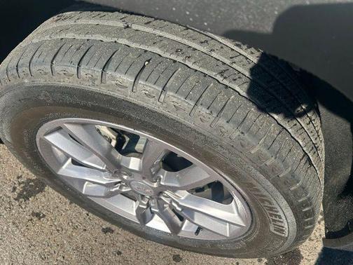 Summit White 2024 GMC Terrain SLT