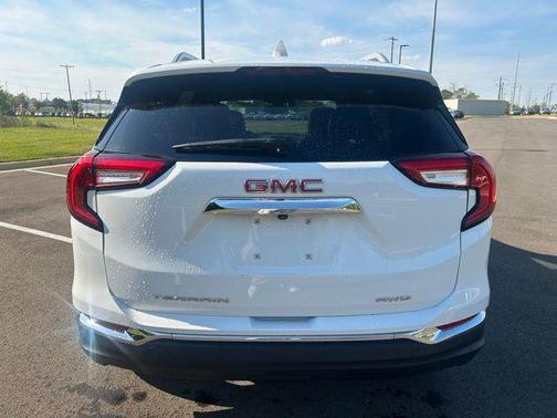 Summit White 2024 GMC Terrain SLT