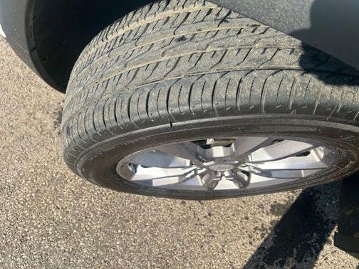 Summit White 2024 GMC Terrain SLT