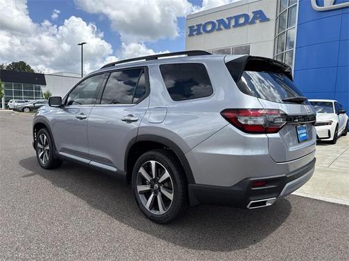 2025 Honda Pilot Touring 8-Passenger