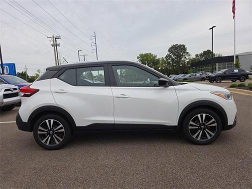 2020 Nissan Kicks SV