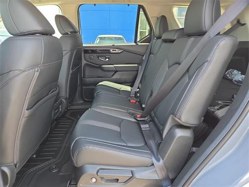 2025 Honda Pilot Touring 8-Passenger
