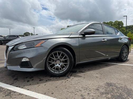 Gun Metallic 2022 Nissan Altima S FWD
