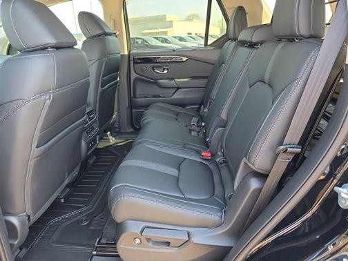 Crystal Black Pearl 2026 Honda Pilot EX-L