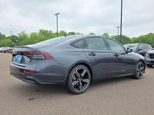 Meteorite Gray Metallic 2026 Honda Accord SE