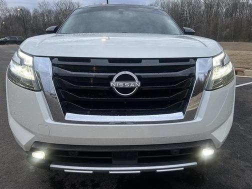 2022 Nissan Pathfinder Platinum 2WD