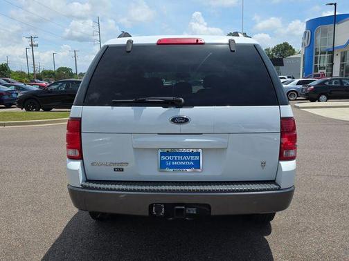 Oxford White Clearcoat 2004 Ford Explorer XLT