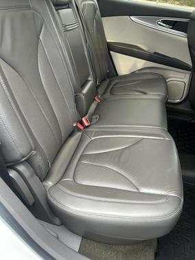 2019 Lincoln Nautilus Select