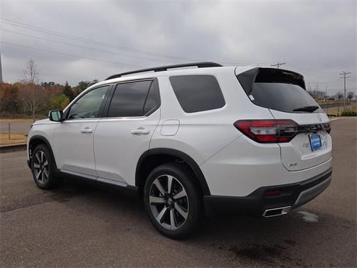 2025 Honda Pilot Touring 8-Passenger