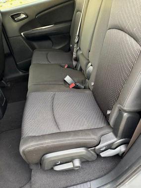 Vice White 2019 Dodge Journey SE