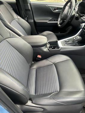 2025 Toyota RAV4 Hybrid SE