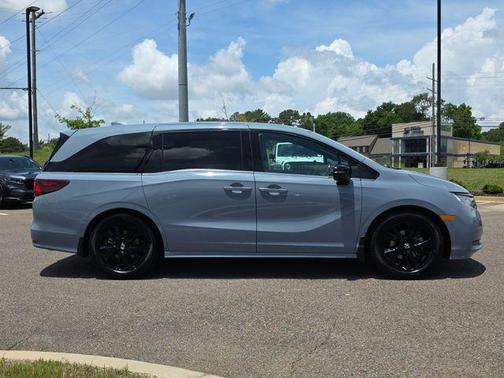 Sonic Gray Pearl 2023 Honda Odyssey Sport