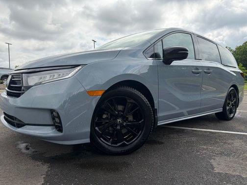 Sonic Gray Pearl 2023 Honda Odyssey Sport