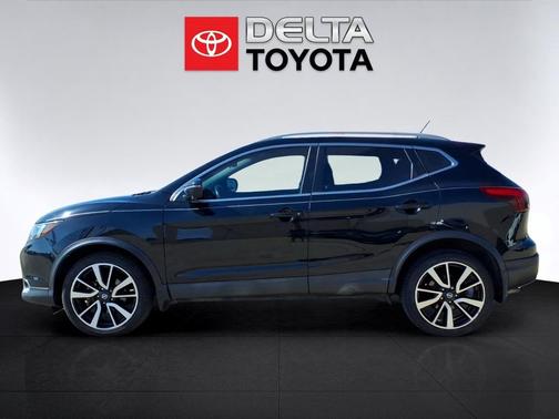 Magnetic Black 2017 Nissan Rogue Sport SL