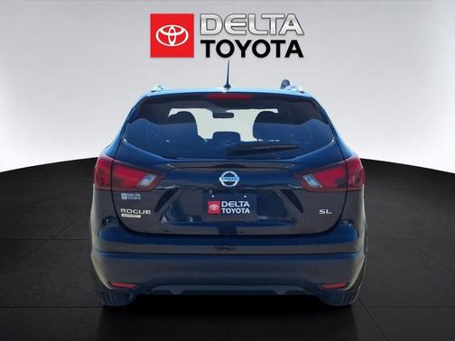 Magnetic Black 2017 Nissan Rogue Sport SL