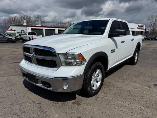 Bright White Clearcoat 2014 RAM 1500 SLT