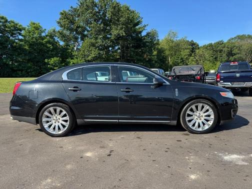 2010 Lincoln MKS Base