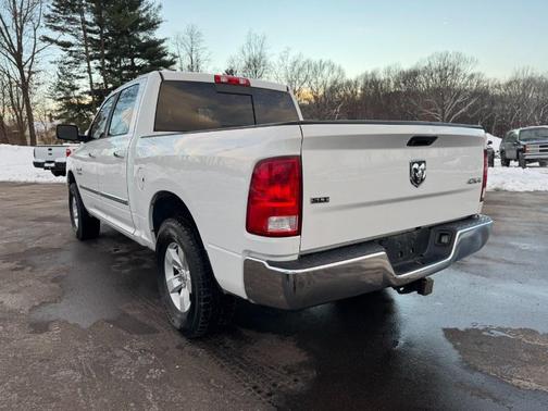 2016 RAM 1500 SLT