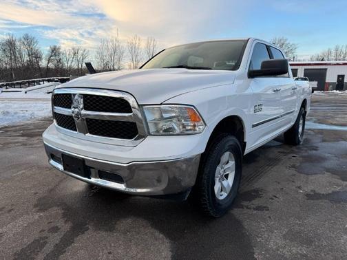 2016 RAM 1500 SLT
