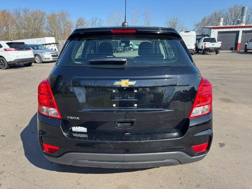 Mosaic Black Metallic 2017 Chevrolet Trax LS