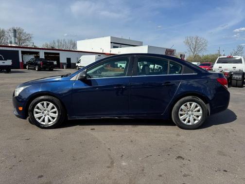 Blue 2011 Chevrolet Cruze LS