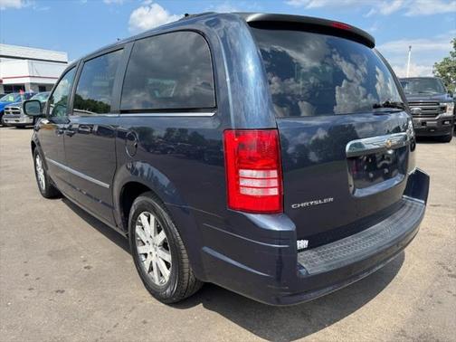 2009 Chrysler Town & Country Touring