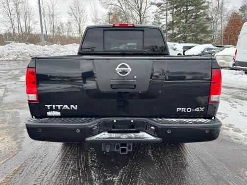 2012 Nissan Titan SV