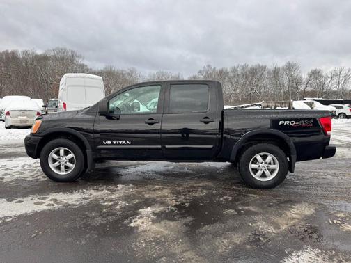 2012 Nissan Titan SV