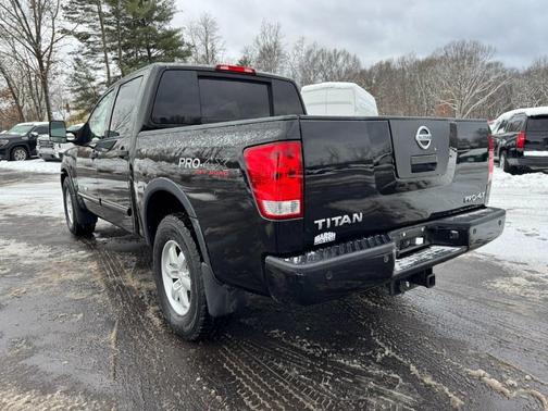 2012 Nissan Titan SV