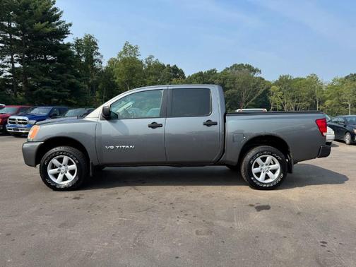 2014 Nissan Titan SV