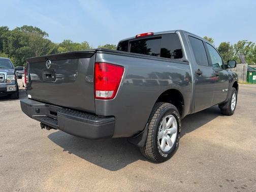 2014 Nissan Titan SV