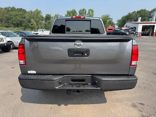 2014 Nissan Titan SV