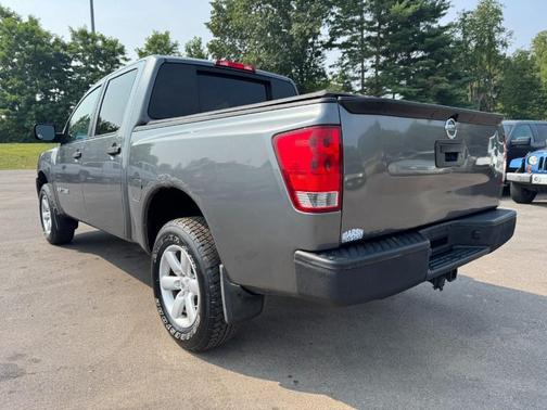 2014 Nissan Titan SV