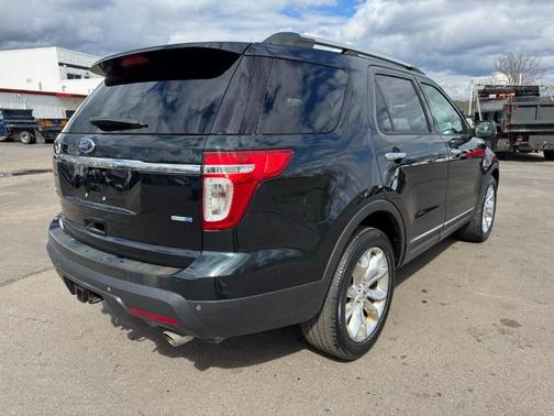 Tuxedo Black Metallic 2014 Ford Explorer XLT