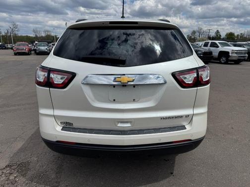 White 2014 Chevrolet Traverse 2LT