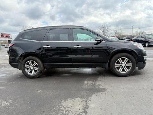 2017 Chevrolet Traverse 2LT