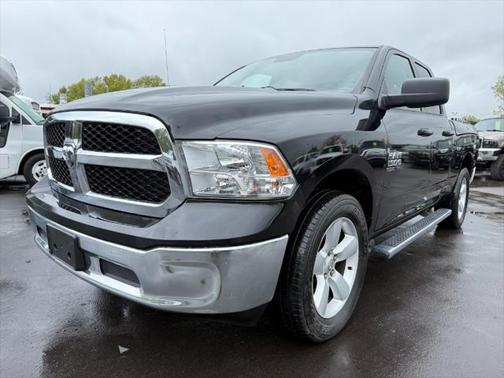 2019 RAM 1500 SLT