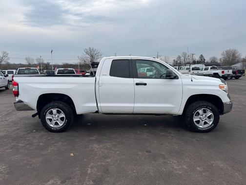 Super White 2016 Toyota Tundra SR5